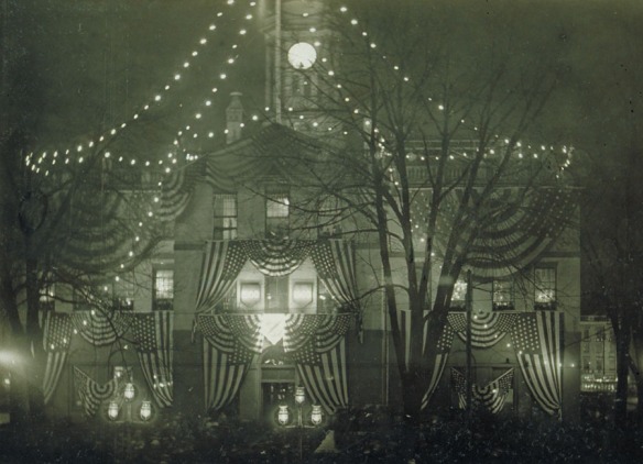 x.2000.28.28 Illumination of Old State House, Hartford, December 31, 1900 